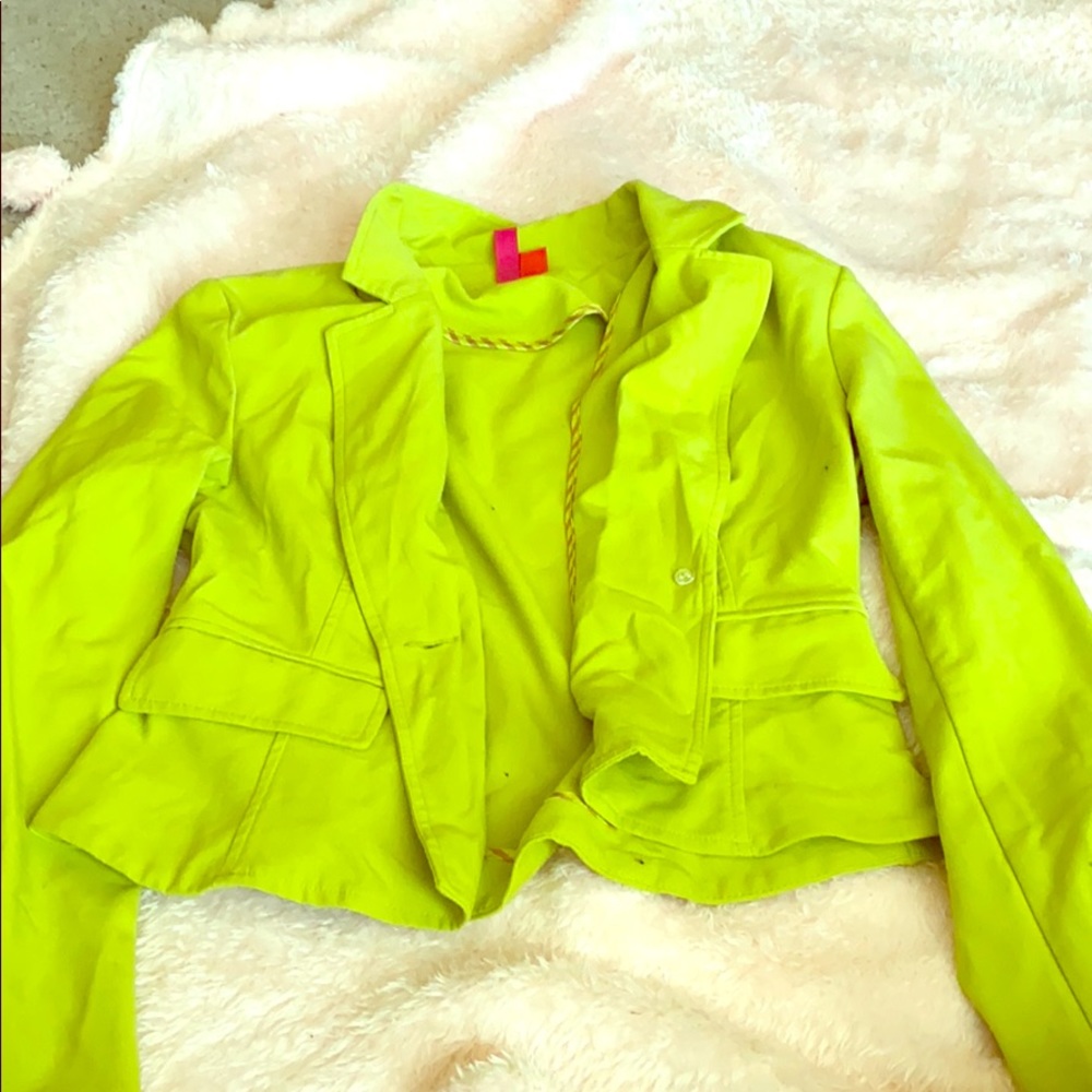 New/used women’s fashionable apparel ! ❤️